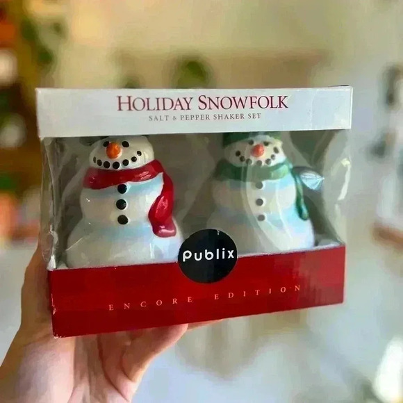 Publix 2005 Holiday Snowfolk Salt & Pepper Shaker Set - Encore Edition winter - Picture 1 of 9